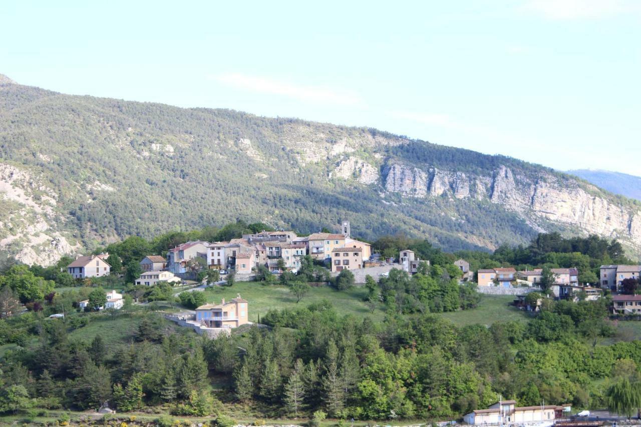 Location Vacances 5 Place Des Moulieres Saint-Julien-du-Verdon Exteriér fotografie